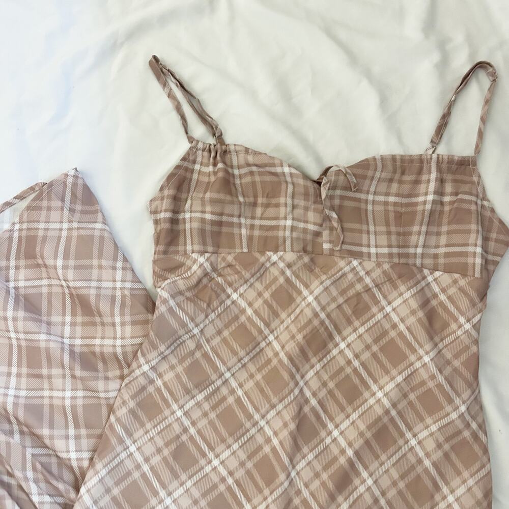 neutral/tan plaid print midi dress - Picture 4 of 8